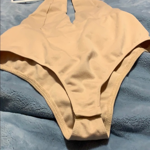 (SOLD) ❌Forever 21 beige colour bodysuit - Picture 3 of 6